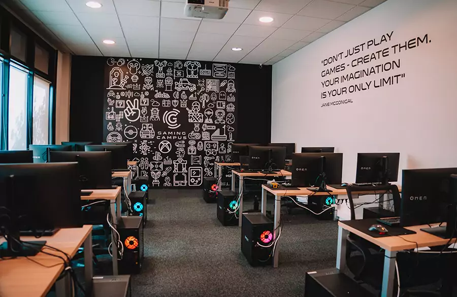 Salle-informatique-G.-Business