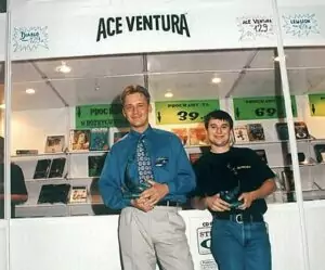 Iwiński et Kiciński, fiers du succès de leur adaptation des aventures d’Ace Ventura en jeu vidéo