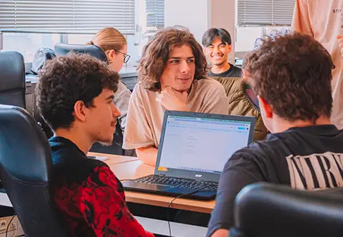 Bachelor créateur de contenus avec IA